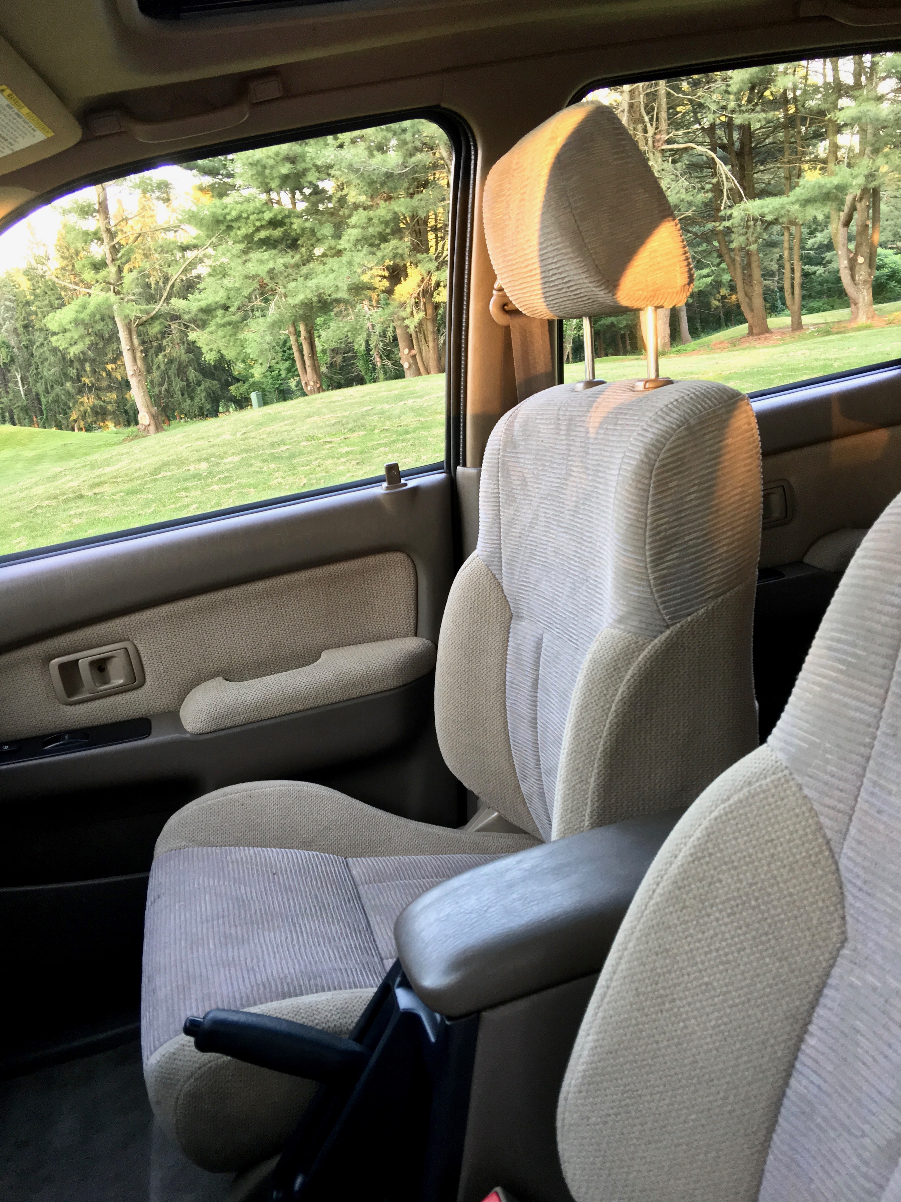 2000 Toyota 4Runner 3.4L V6 4WD 5 Speed Manual 129K - 3rd Gen - Our Pro Recon - New Clutch, Timing Belt and Waterpump, New Valve Cover Gaskets, New Spark Plugs, New Alternator, New Radiator, New Muffler and Tailpipe, New Rear Coil Springs, New Rear Shocks, New Brakes, New Tires, Frame Descaling, Applied Rust Converter Rust Mort, Sealed Frame with Fluid Film, New Bumpers - Beautiful Engine - has No Leaks — photo 38